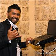 Ragazzo di 35 anni con conoscenza di lingua inglese e francese a livello madrelingua, offre anche lezioni di musica (Dj set)per tutte le età